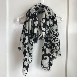 Beautiful Black and White Scarf - Never Worn!